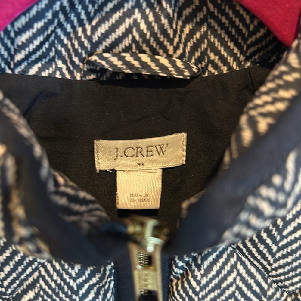 J Crew gray/white print with black piping puffer vest size XS - Picture 2 of 3